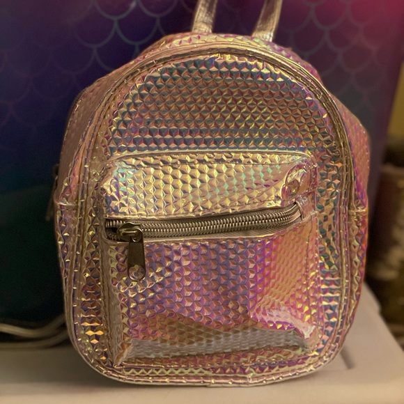 Iridescent mini backpack✨ - Picture 2 of 5